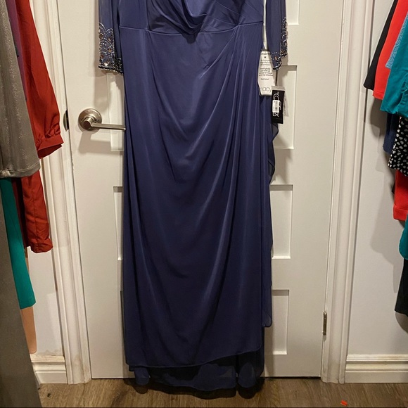 Blue floor length gown NWT - Picture 7 of 7
